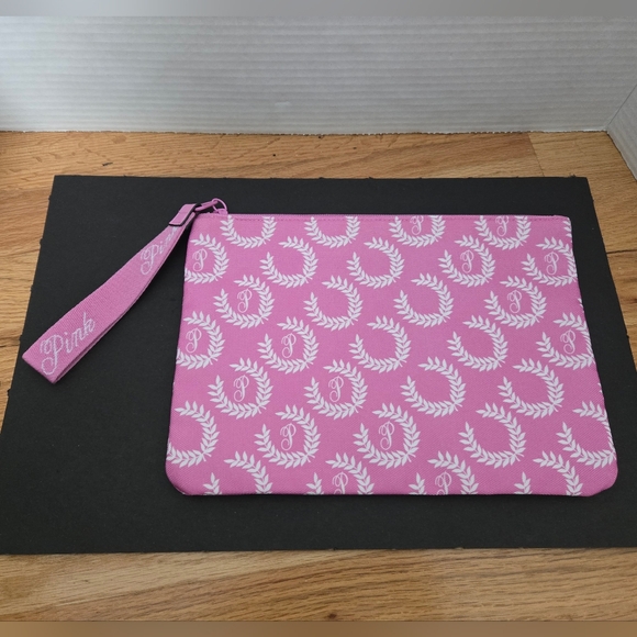 Victoria's Secret Pink And White Cosmetic Bag NWOT - Picture 2 of 6